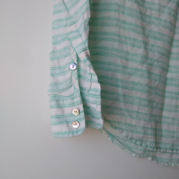 ๐ vineyard vines green and white striped pullover - Picture 2 of 3